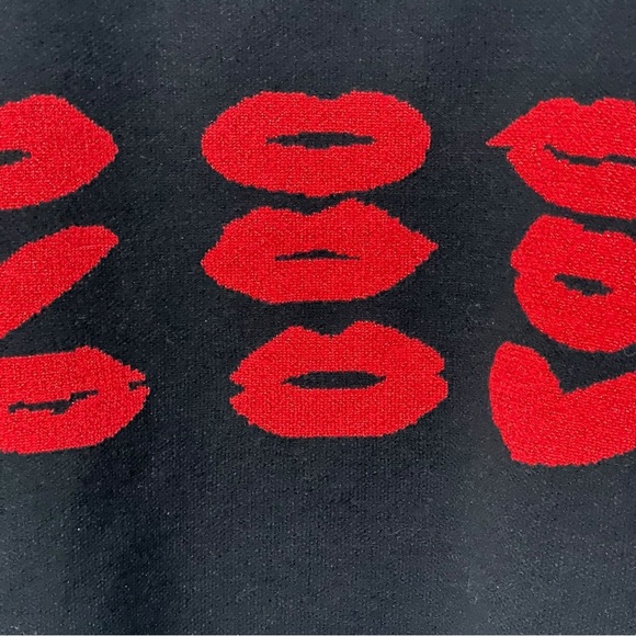 Nanette Lepore Hot Lips Sweatshirt Valentine’s Day Kiss Size XL NEW Ships Fast! - Picture 5 of 6